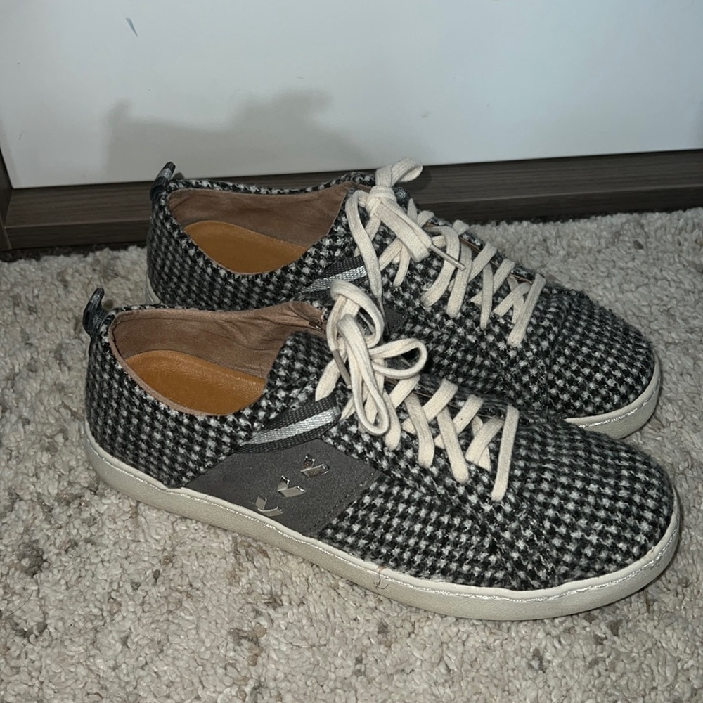 Jack Rogers Ainsley Sneakers Casual Low Top Size 39 or 9
